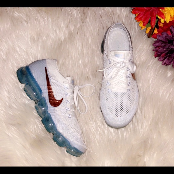 NIKE Air Vapormax Flyknit in Explorer Light - Picture 4 of 8